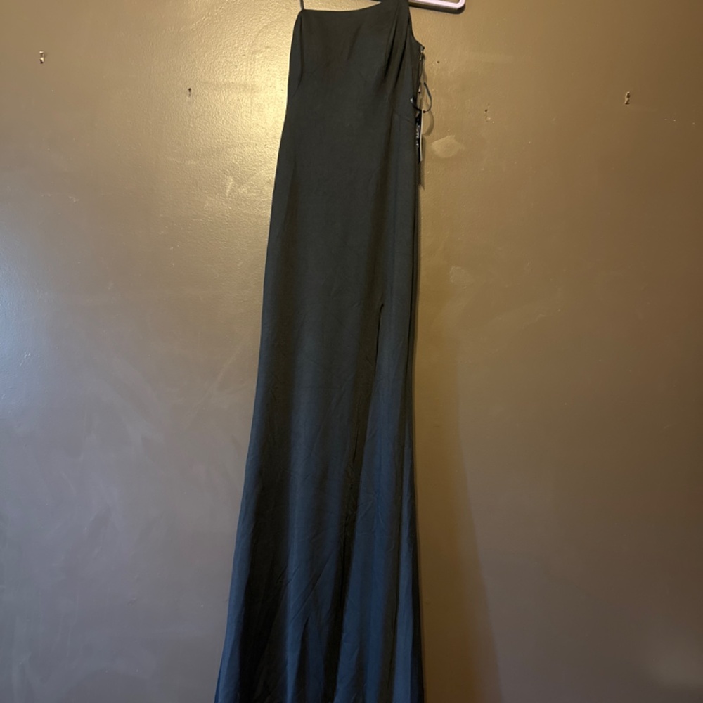 La Famme One-Shoulder Jersey Gown